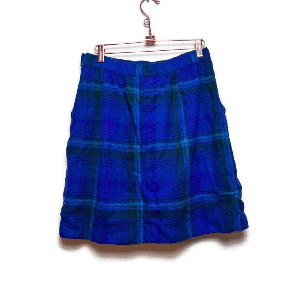 Vintage wool plaid mini skirt. Size 12, Fits closer to a modern 6